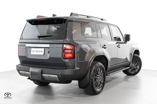 2024 Toyota Prado GXL image 7