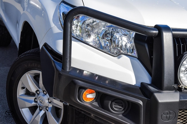2019 Toyota Prado GX image 7