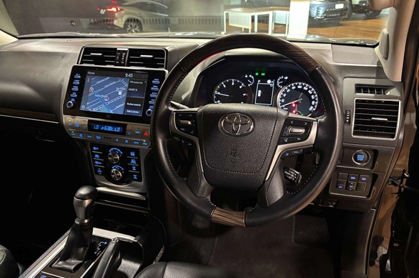 2021 Toyota Prado Kakadu image 5