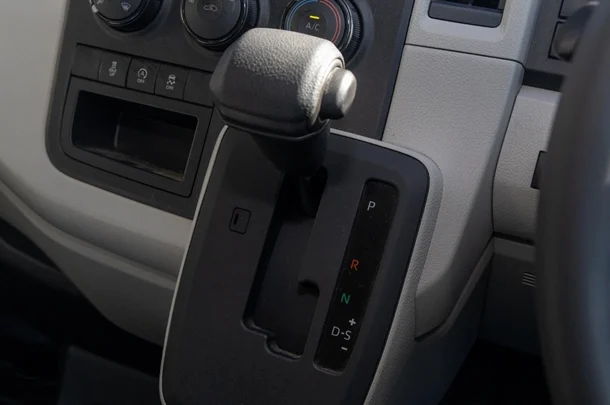 2022 Toyota HIACE LWB image 17