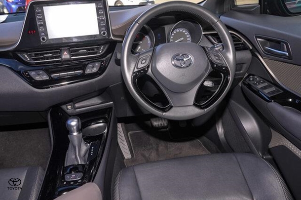 2023 Toyota C-HR Hybrid Koba 2WD image 7