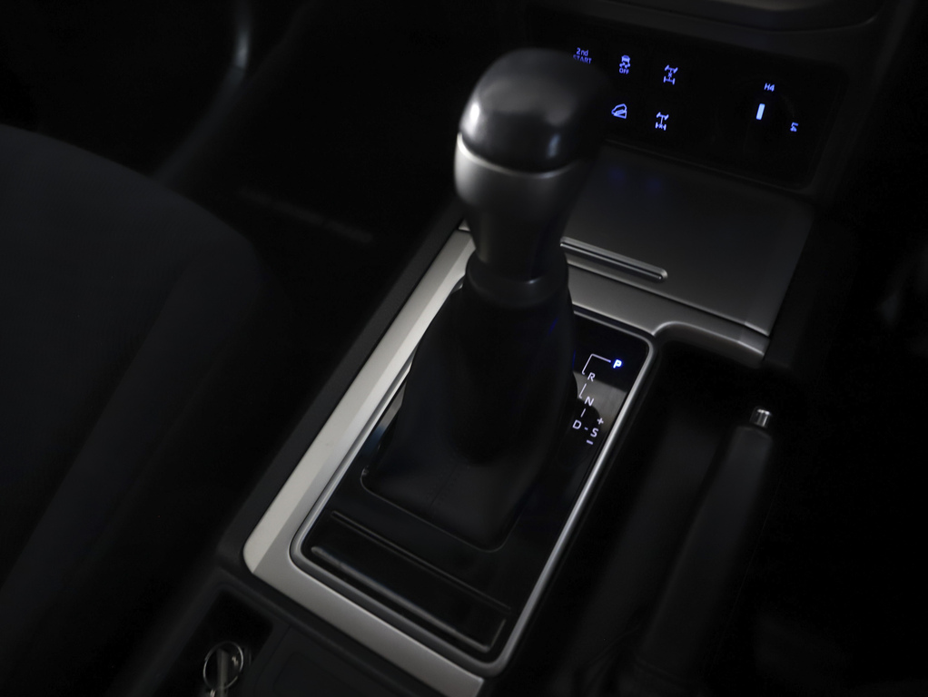 2021 Toyota Prado GXL image 16
