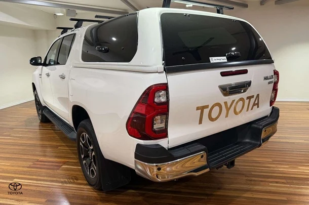 2023 Toyota Hilux SR5 image 2