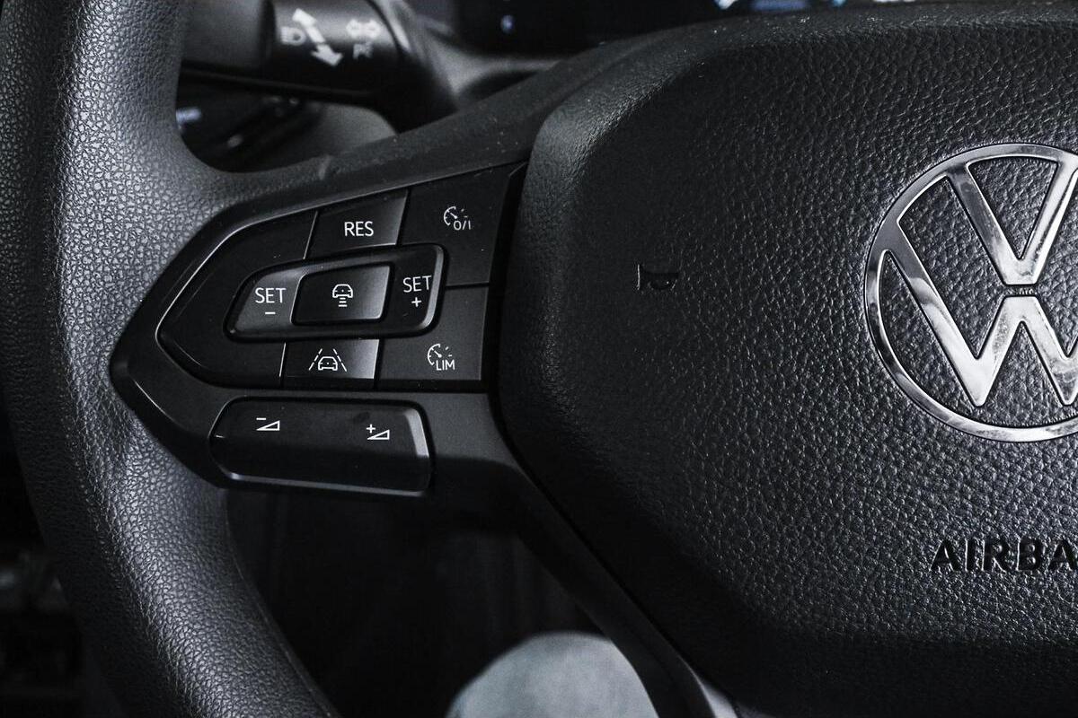 2024 Volkswagen Amarok TDI405 Core NF Auto 4MOT MY23 Dual Cab image 10