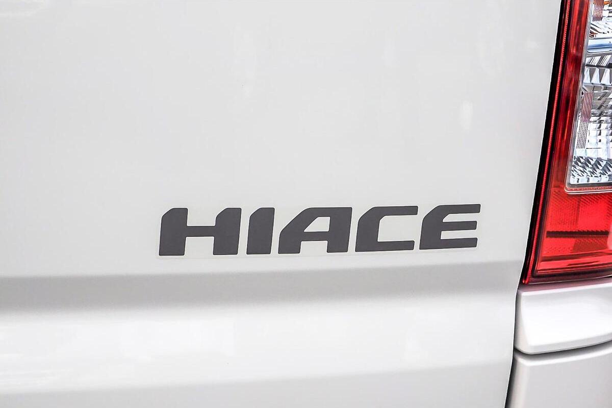 2025 Toyota Hiace LWB Auto image 6