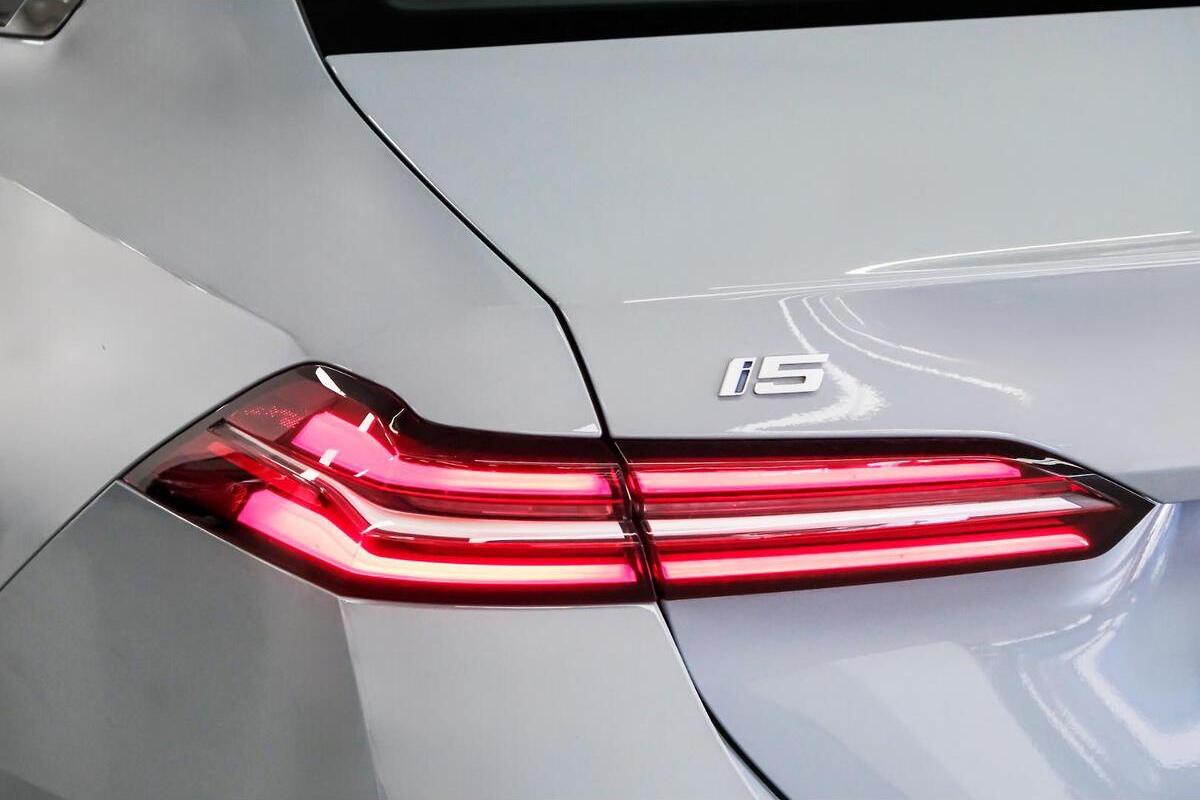 2025 BMW i5 eDrive40 M Sport G60 Auto image 15