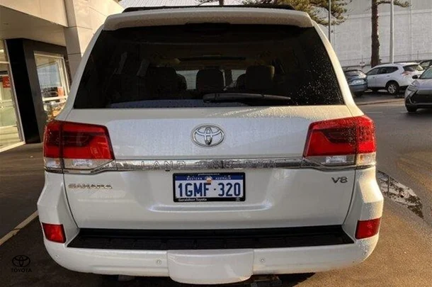 2017 Toyota Landcruiser Sahara image 4