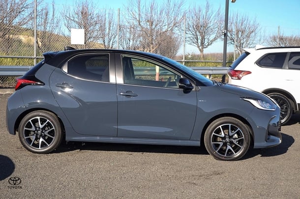 2024 Toyota Yaris HB Hybrid ZR image 10