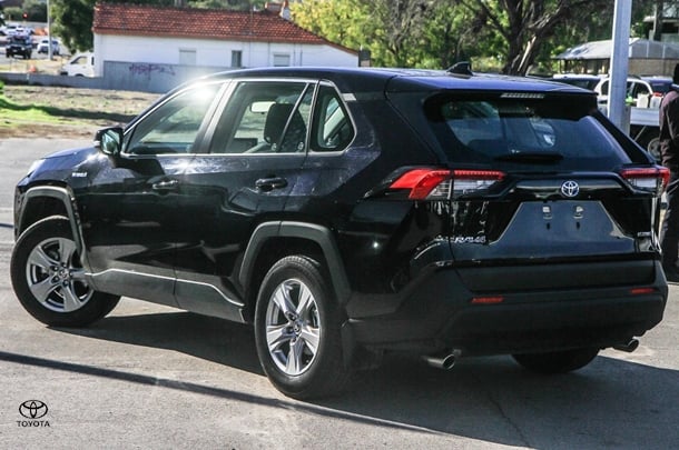 2023 Toyota Rav4 Hybrid GX image 2
