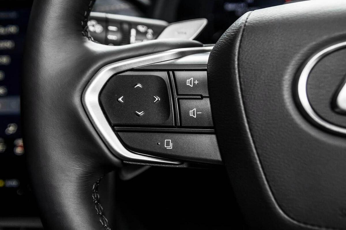 2024 Lexus LBX Sports Luxury Auto 2WD image 12