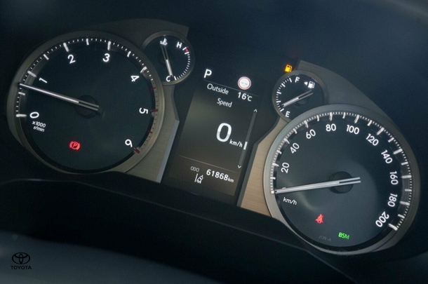 2021 Toyota Prado GXL image 11