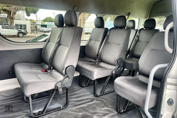 2017 Toyota Hiace SLWB image 20