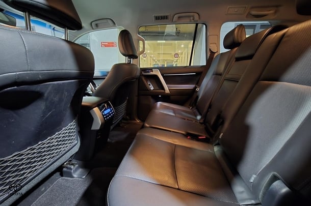 2019 Toyota Prado VX image 25