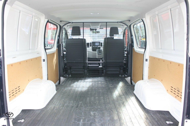 2020 Toyota Hiace LWB image 13