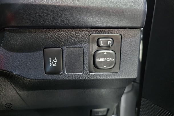 2018 Toyota RAV4 GX-2WD image 18