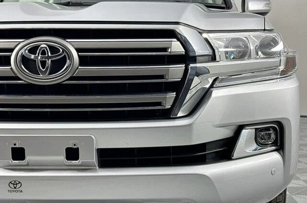 2021 Toyota LANDCRUISER GXL image 3