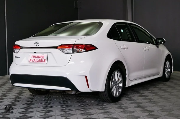 2024 Toyota Corolla Sedan Ascent Sport image 3