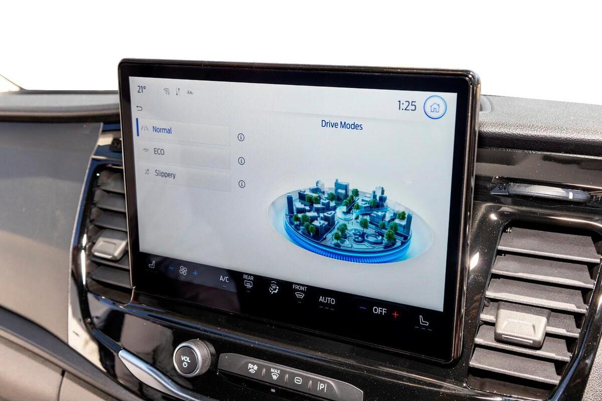 2024 Ford E-Transit 420L VO Auto MY24.00 image 16