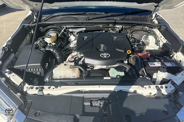 2020 Toyota Hilux SR5 image 26