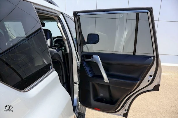 2019 Toyota Prado VX image 11