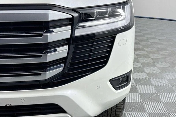 2023 Toyota LANDCRUISER VX image 3
