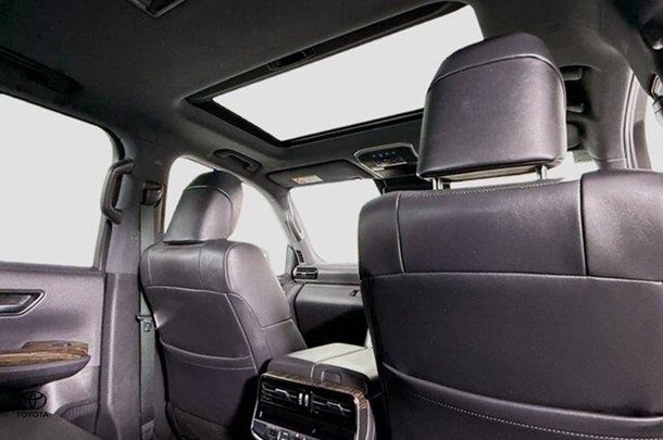 2022 Toyota LANDCRUISER VX image 11