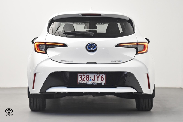 2024 Toyota Corolla Hatch Hybrid Ascent Sport image 6
