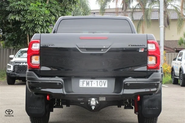 2023 Toyota Hilux GR-S image 7