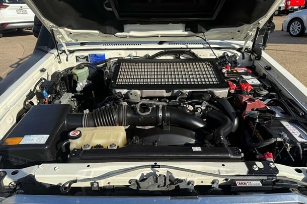 2017 Toyota LC Military GXL image 24