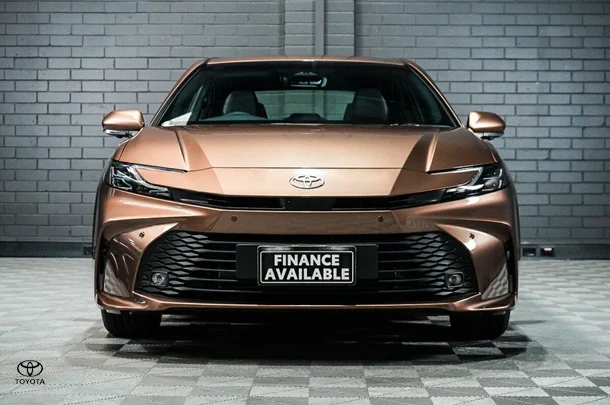 2025 Toyota Camry Hybrid Ascent Sport image 3