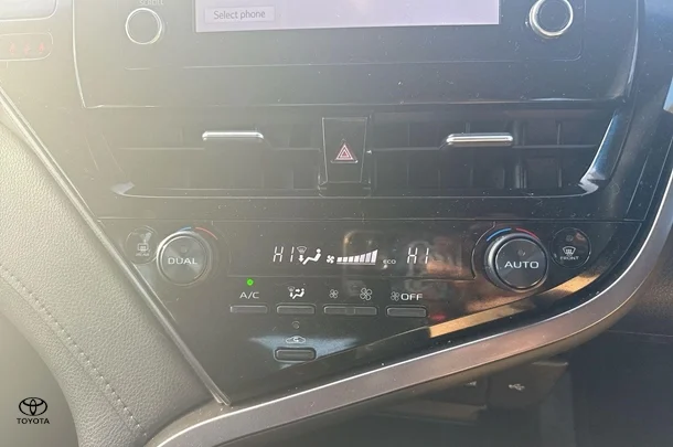 2021 Toyota Camry Hybrid Ascent image 19