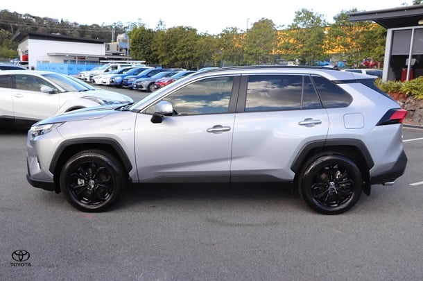 2023 Toyota RAV4 Hybrid Cruiser 2WD image 4
