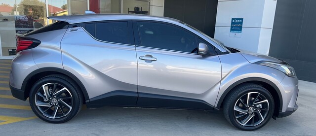 2020 Toyota C-HR Hybrid Koba 2WD image 4
