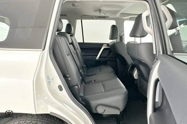 2022 Toyota Prado Kakadu image 18