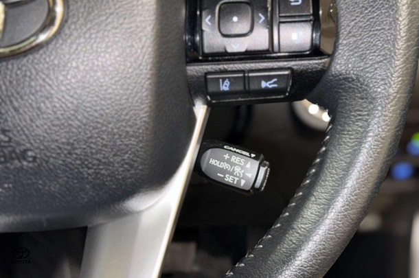 2023 Toyota Hilux SR5 image 21