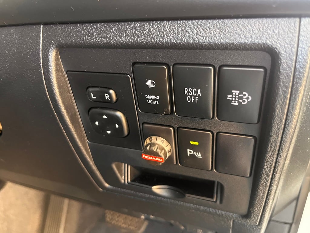 2020 Toyota Landcruiser GXL image 17