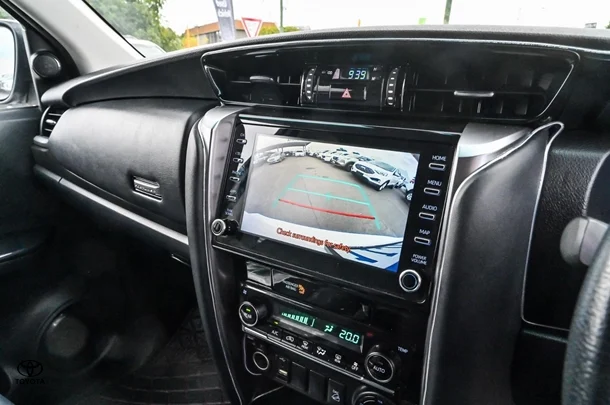 2020 Toyota Fortuner GXL image 11