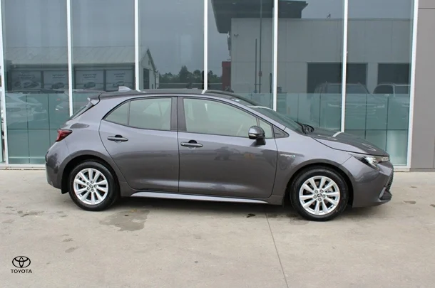 2023 Toyota Corolla Hatch Hybrid Ascent Sport image 5