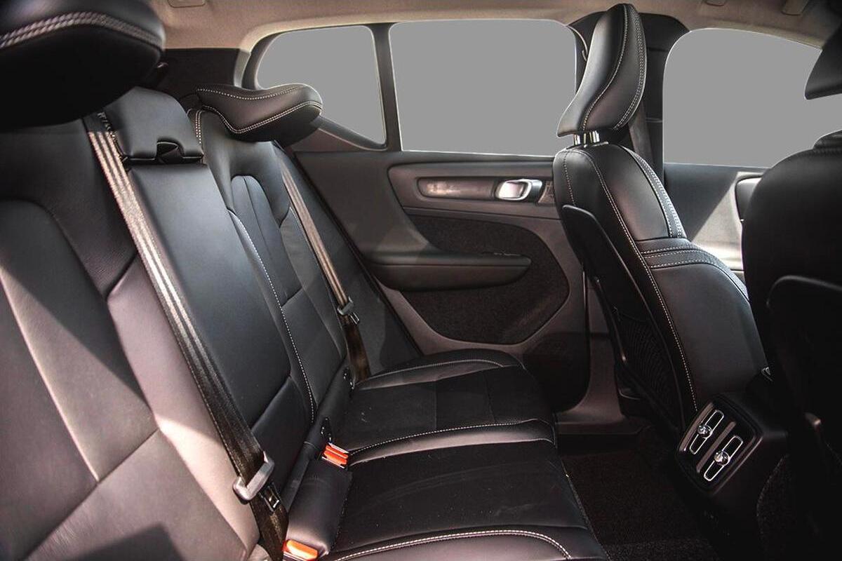 2024 Volvo XC40 Ultra B4 Dark Auto AWD MY25 image 9