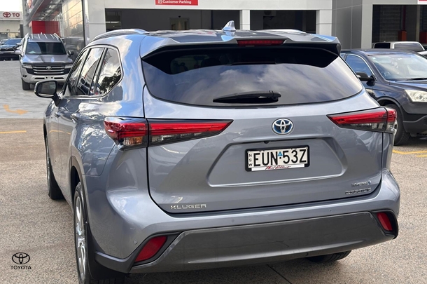 2022 Toyota Kluger Hybrid AWD GRANDE image 11