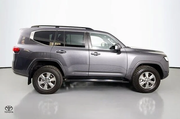 2022 Toyota LANDCRUISER VX image 10