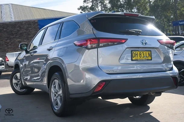 2022 Toyota KLUGER HYBRID GX AWD image 2