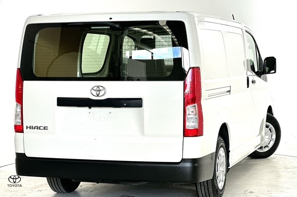 2021 Toyota Hiace LWB image 9