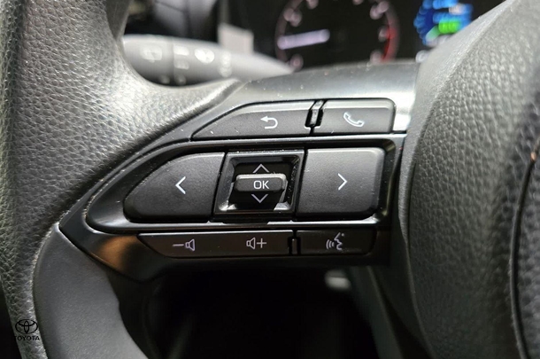 2024 Toyota Yaris Ascent Sport image 15