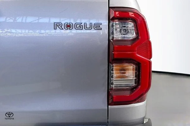 2020 Toyota Hilux Rogue image 9