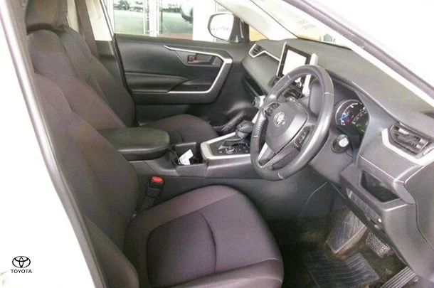 2023 Toyota RAV4 GX image 10