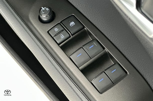 2023 Toyota Camry Hybrid Ascent image 13