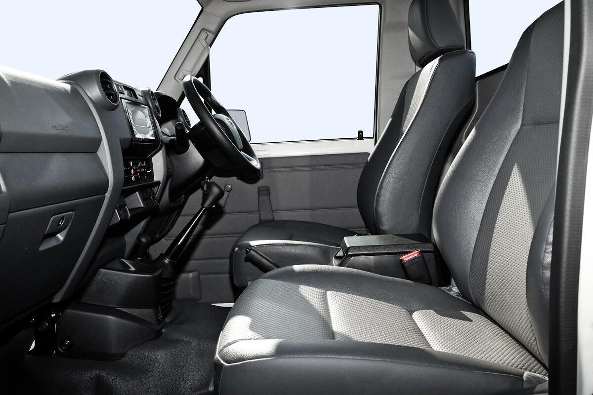 2024 Toyota Landcruiser Workmate Manual 4x4 image 8