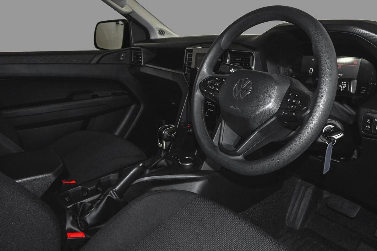 2024 Volkswagen Amarok TDI405 Core NF Auto 4MOT MY23 Dual Cab image 4