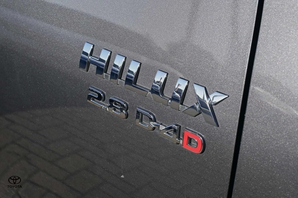 2023 Toyota HILUX SR5 image 13